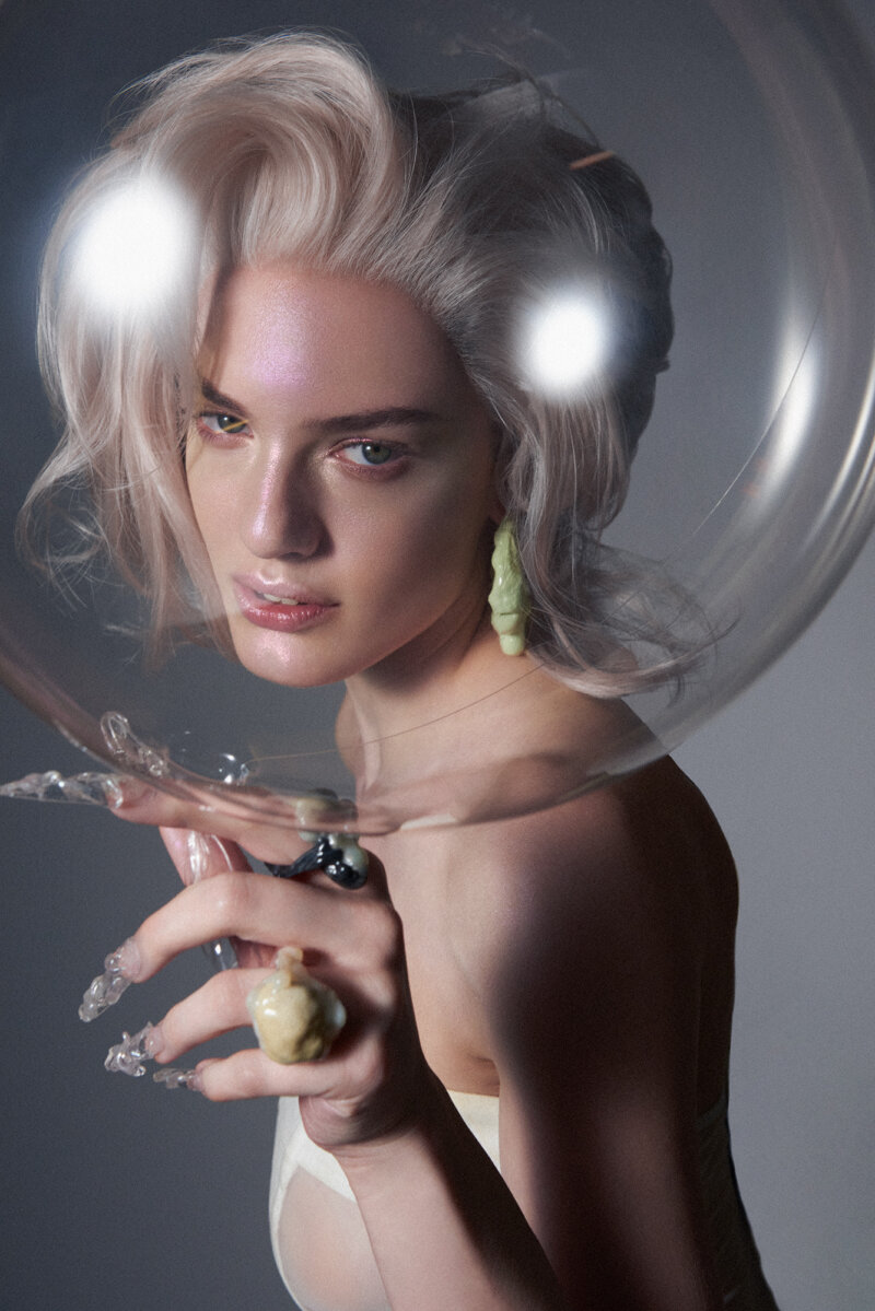 Mirror Mirror magazine / make-up + retouch