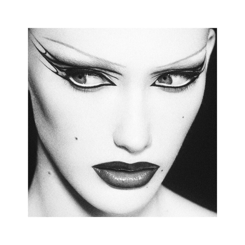 Mirror Mirror magazine, make-up + retouch